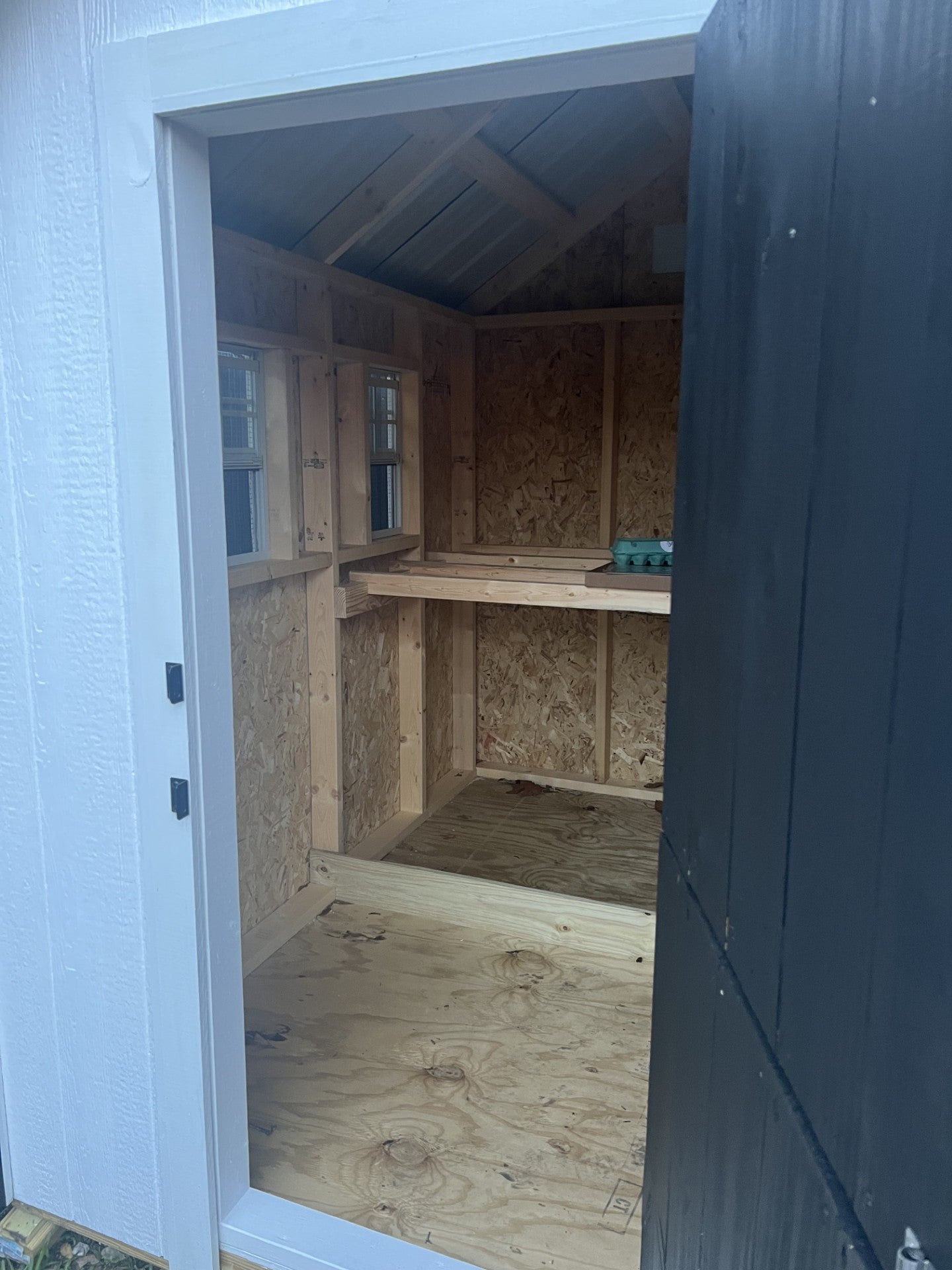 Farmhouse Walk-in Chicken Coop/Run